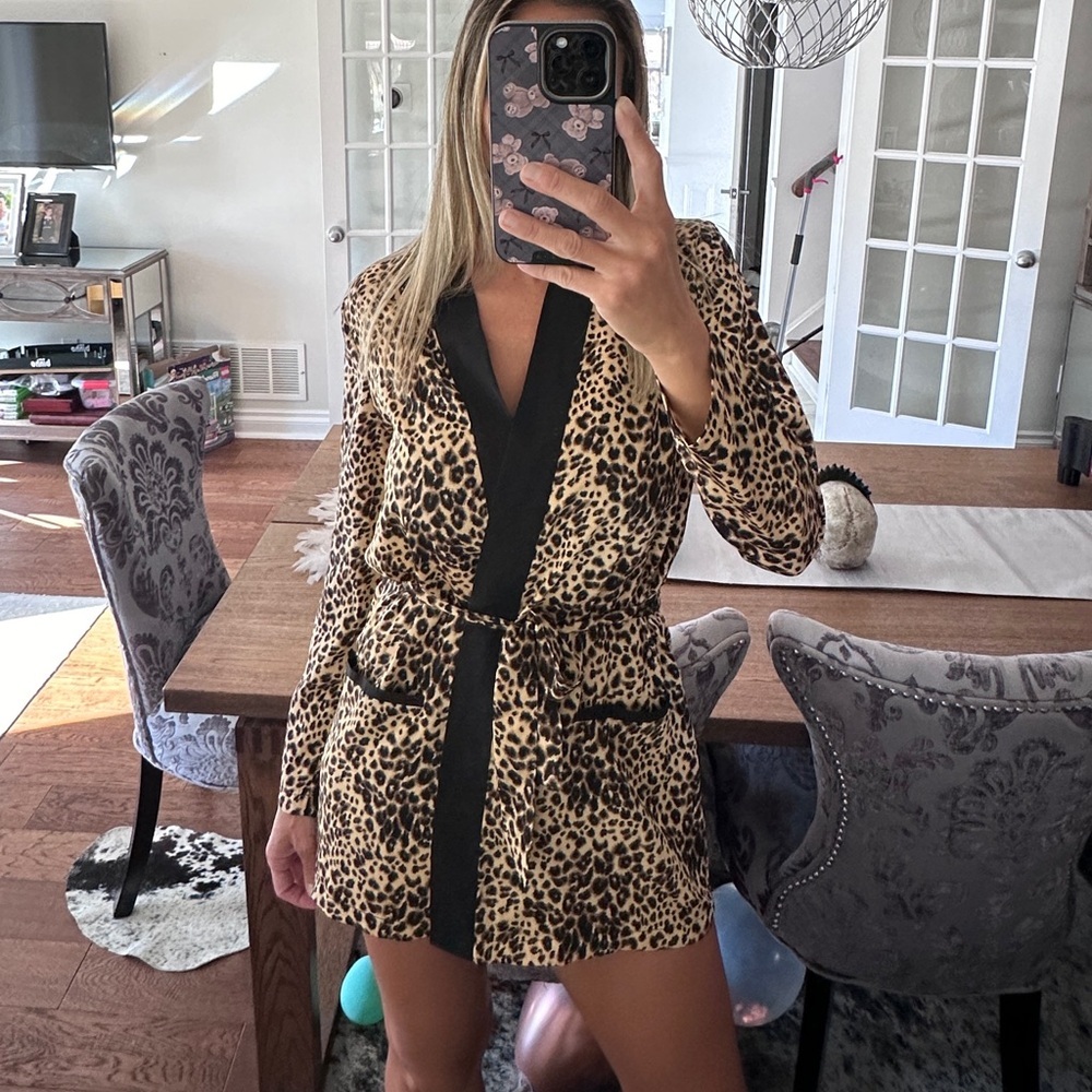 LEOPARD print Kimono style dress or robe Size Small NWT Forever 21